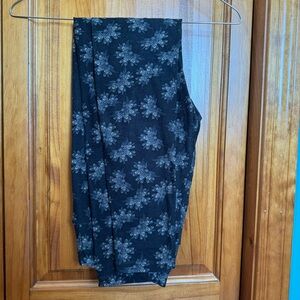 LuLaRoe Black and Grey with Subtle Floral design | Women’s Leggings